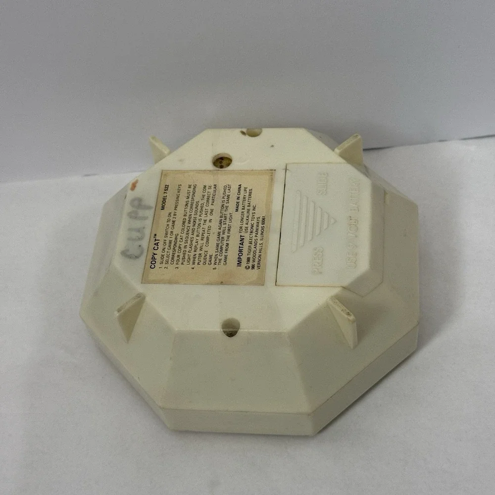 Vintage 1988 Tiger COPY‎ CAT Handheld Electronic Memory Game